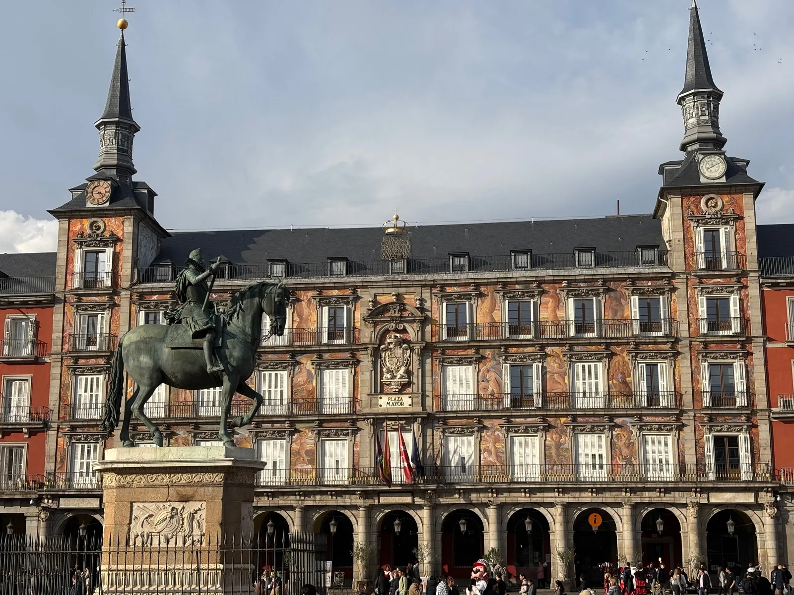 Plaza Mayor with the equestrian statue of Felipe III and its arcaded facades, Madrid, Spain